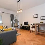 Zara Apartment Апартаменти