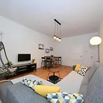 Апартаменти Zara Apartment *