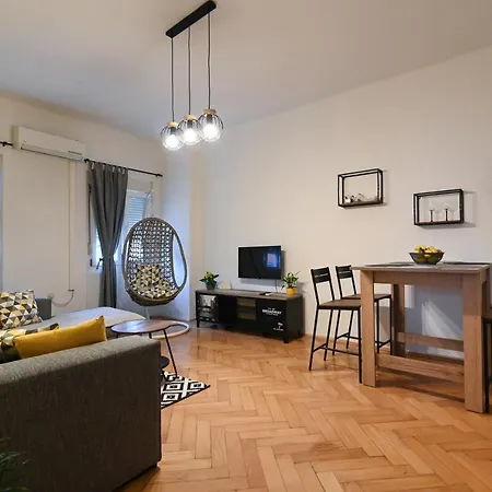 דירה Zara Apartment